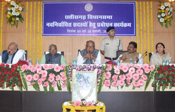 प्रबोधन कार्यक्रम में दिग्विजय ने सिखाए नए विधायकों को गुर