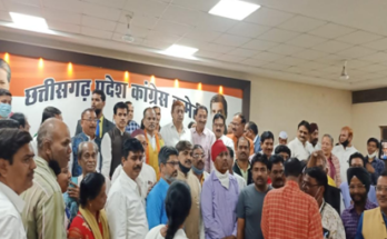 Chhattisgarh Pradesh Congress Committee's Law Department's President Deva Devangan took charge and honored ceremony