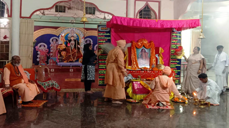 जीवन जीने की कला सिखाता है हिन्दू  धर्मः स्वामी शिवरूपा नंद महाराज Hindu religion teaches the art of living life: Swami Shivrupa Nand Maharaj