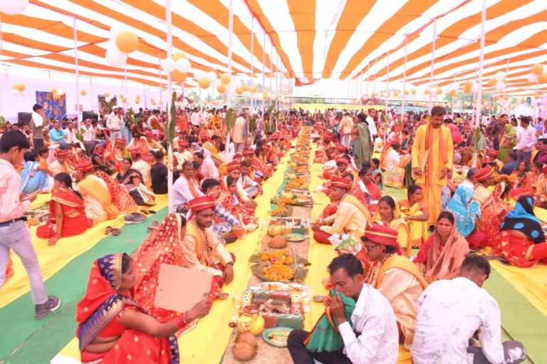 मुख्यमंत्री कन्या सामूहिक विवाह : 192 जोड़ों ने लिए सात फेरे, डिप्टी सीएम साव ने दी शुभकामनाएं