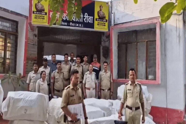 चोरों ने रीवा में चुराए 13 लाख के अंडरगारमेंट्स, शिकायत पर दो आरोपी गिरफ्तार, सामान बरामद