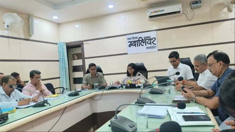 शहर की बावड़ियों के जीर्णोद्धार का काम प्रमुखता से कराएं, जल गंगा संवर्धन अभियान की तैयारी बैठक में दिए निर्देश