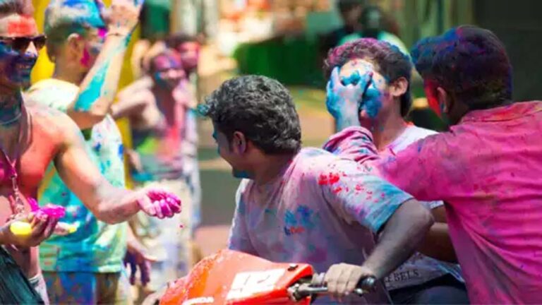 होली खुशियां मनाने का त्योहार है, लेकिन बंगाल सरकार ने शांतिनिकेतन में कार्यक्रम के आयोजन पर लगाई रोक