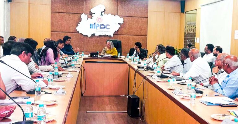 केन्द्रीय सचिव श्रीमती शमी राव ने उद्योग प्रतिनिधियों और अधिकारियों संग निवेश एवं नीतिगत सुधारों पर की चर्चा