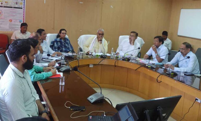 लंबित जांच प्रकरणों के निस्तारण को लेकर शिक्षामंत्री ने दिए सख्त निर्देश, 16-17 सीसीए, एसपी प्रकरण सहित अन्य लंबित जांच पर हुई विस्तृत चर्चा