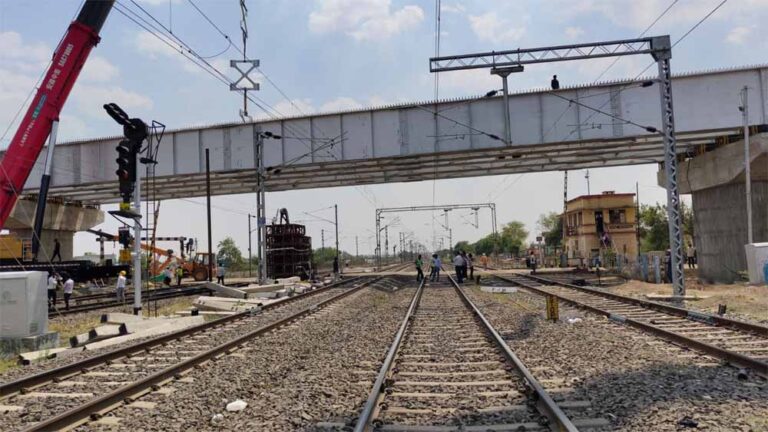 भोपाल मंडल ने टर्नआउट और गेट सुधार कर यात्रियों की सुरक्षा को दी मजबूती