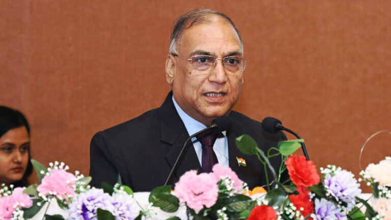 उपभोक्ताओं को न्याय दिलाने में उपभोक्ता विवाद प्रतितोष आयोग के कार्य सराहनीय – अरुण साव