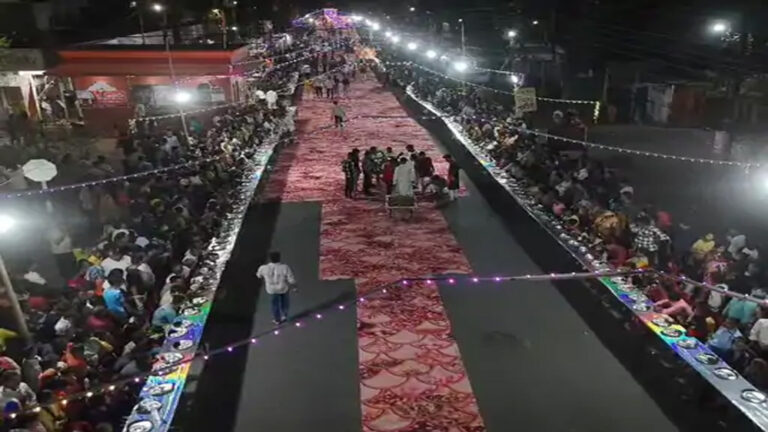 उज्जैन में हनुमान जनमोत्स्व के भंडारे में 10हजार लोग पहुंचे, गोल्डन बुक ऑफ वर्ल्ड रिकॉर्ड में नाम दर्ज