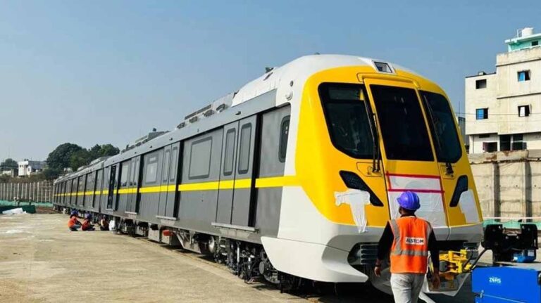 इंदौर में 17. 5 Km लंबे कॉरिडोर पर चलाई जाएगी मेट्रो रेल, शुभारंभ करने के लिए प्रधानमंत्री नरेंद्र मोदी को आमंत्रण पत्र भेजा जा रहा