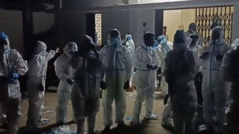 छत्तीसगढ़ : कोरिया जिले में बर्ड फ्लू की पुष्टि, 9998 चूजों, 2487 मुर्गियों को मारा गया, 19095 अंडे किए नष्ट