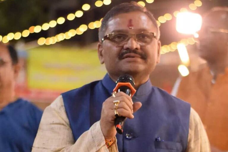 भाजपा सांसद संतोष पाण्डेय ने कहा- भूपेश बघेल के बयान को ही पाक के मंत्री दोहराते हैं…