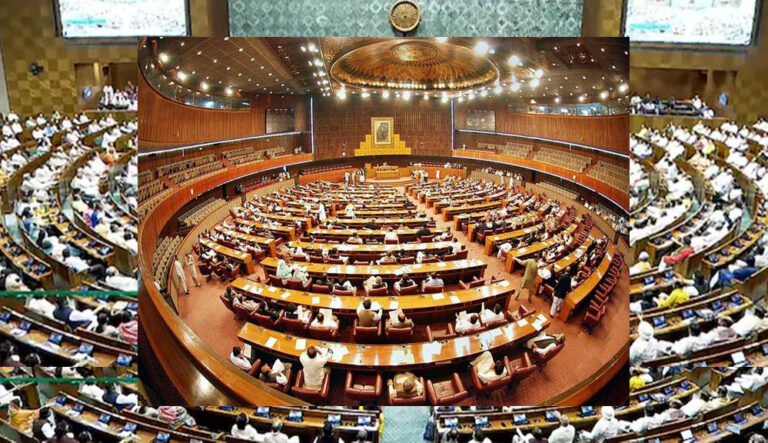 लोकसभा में कल दोपहर 12 बजे पेश होगा वक्फ संशोधन बिल, बिल पर चर्चा के लिए सरकार ने 8 घंटे का समय तय किया