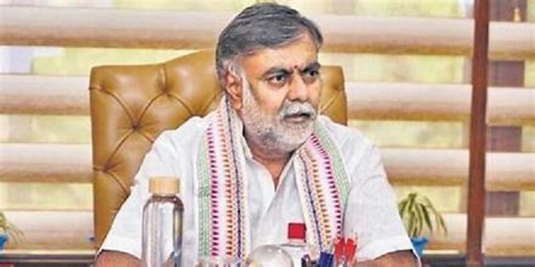 विद्यार्थी स्वयं को तपाकर जीवन में प्रगति के मार्ग पर अग्रसर होता है : मंत्री पटेल