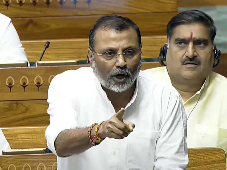 वक्फ (संशोधन) अधिनियम को लेकर सुप्रीम कोर्ट में चल रही सुनवाई पर बीजेपी सांसद निशिकांत दुबे ने तीखी प्रतिक्रिया दी