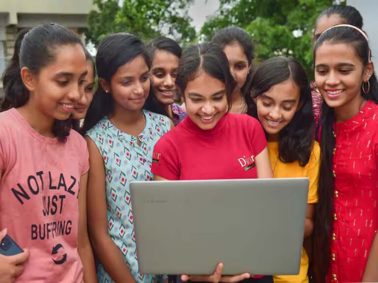 उत्तर प्रदेश माध्यमिक शिक्षा परिषद ने यूपी बोर्ड कक्षा 10वीं और 12वीं के परिणाम घोषित हुए, डाउनलोड करें मार्क्सशीट