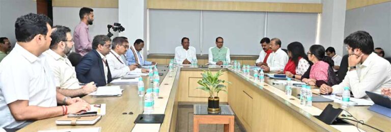 अटल डिजिटल सुविधा केंद्रों की केंद्रीय मंत्री  चौहान ने की सराहना: ग्रामीण अर्थव्यवस्था में डिजिटल सशक्तिकरण की दिशा में बताया क्रांतिकारी कदम