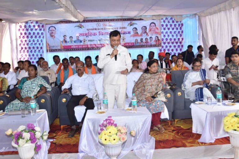 रायपुर : मुख्यमंत्री कन्या विवाह योजना के तहत 48 जोड़े परिणय सूत्र में बंधे