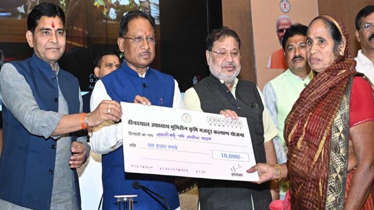 रायपुर : विशेष लेख : सुरक्षा और रोजगार की गारंटी के साथ बढ़ा महिला श्रमिकों का सम्मान