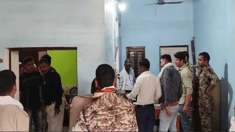 5 हजार की रिश्वत लेते पटवारी को लोकायुक्त की टीम ने रंगेहाथों पकड़ा