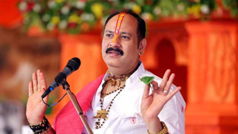 प्रदीप मिश्रा ने आधुनिक समाज की जीवनशैली पर व्यक्त की चिंता