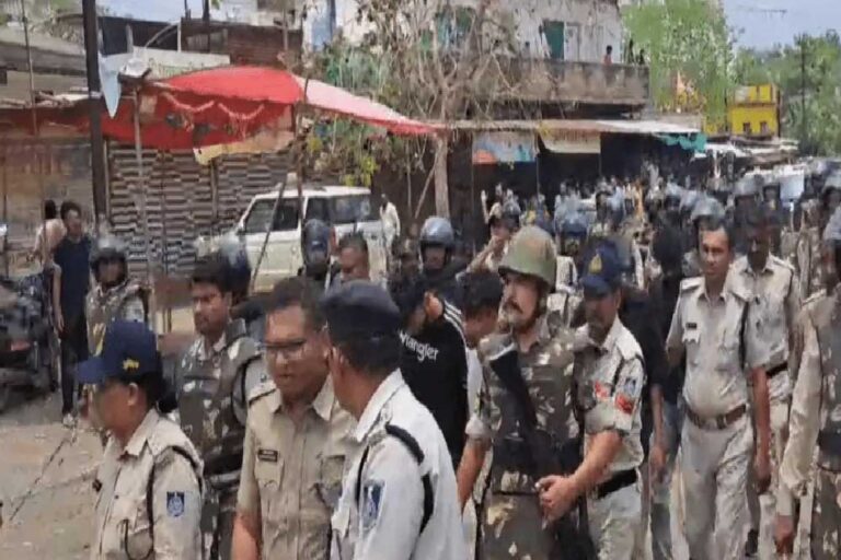 उज्जैन में नाबालिग लड़कियों के साथ गंदी साजिश करने वाले आरोपियों का पुलिस ने जुलूस निकाला
