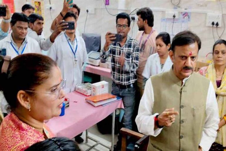 टेली-मेडिसिन से विशेषज्ञ स्वास्थ्य सेवा करायें उपलब्ध : उप मुख्यमंत्री शुक्ल