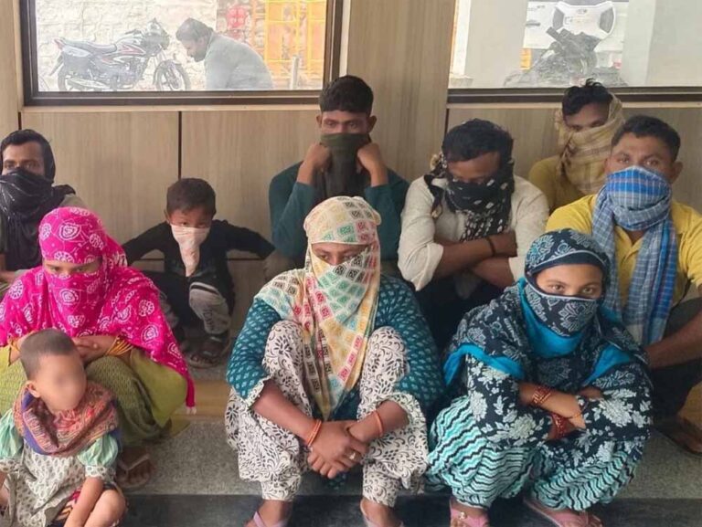 दिल्ली में 38 और बांग्लादेशी घुसपैठियों को पकड़ा गया है, जिनमें बच्चे और महिलाएं भी शामिल