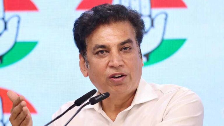 सरकारी खजाने की बर्बादी करने का आरोप लगते हुए भाजपा पर कांग्रेस ने किया हमला