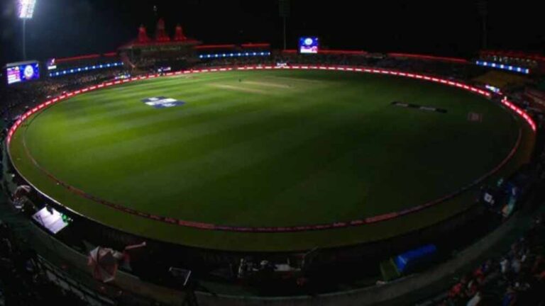 भारत-पाकिस्तान तनाव के बीच धर्मशाला में रोका गया पंजाब-दिल्ली का मैच