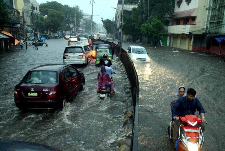 मई में मौसम असामान्य रूप से व्यवहार कर रहा, भारी बारिश और तूफान का अलर्ट