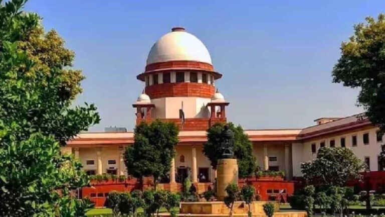 सुप्रीम कोर्ट ने आज गोधरा ट्रेन अग्निकांड के दोषियों की उस याचिका को खारिज कर दिया, दो जजों की पीठ द्वारा जताई थी आपत्ति
