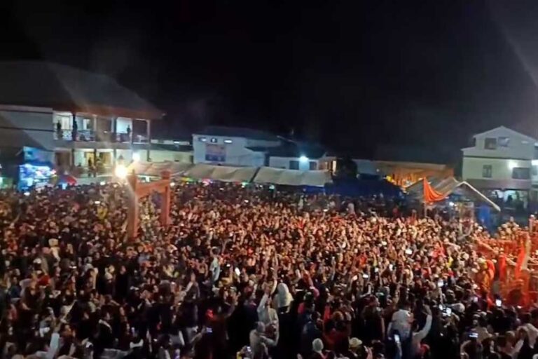 बाबा केदार के दर्शन करने वाले श्रद्धालुओं की संख्या 10 लाख पार, मंदिर की आरती में उमड़ रहे भक्त