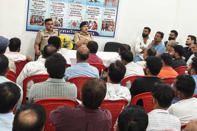 पीथमपुर औद्योगिक क्षेत्र में विदेशी मजदूरों की पहचान के लिए विशेष अभियान शुरू, 2 लाख का होगा वेरिफिकेशन