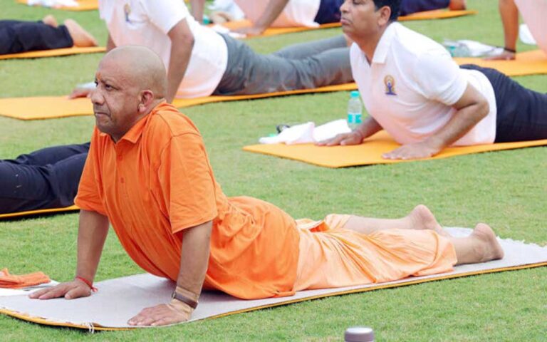 CM योगी बोले-योगा से शरीर और मन दोनों रहता है स्वस्थ…’, गोरखपुर में 11वें योग दिवस पर हुए शामिल