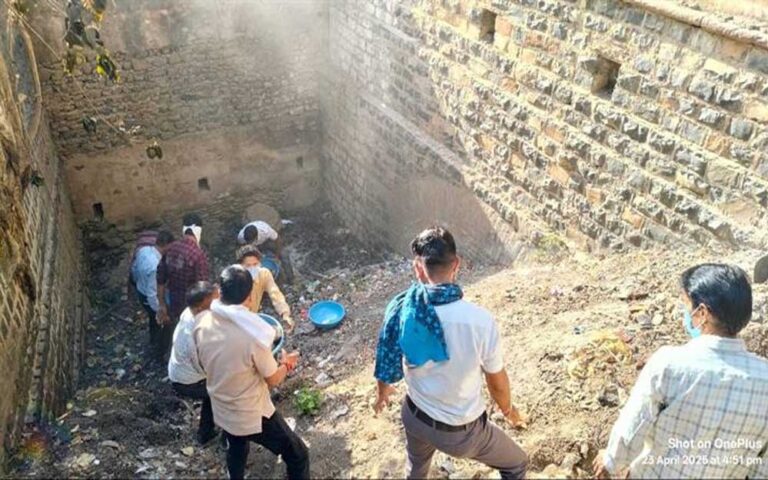 प्रदेश के नगरीय क्षेत्रों में प्राचीन जल-स्रोतों के संरक्षण में समाज की भागीदारी
