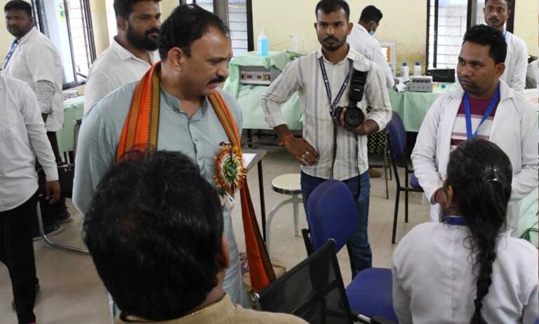 रायपुर : मेगा स्वास्थ्य शिविर में पहुंचे स्वास्थ्य मंत्री श्री श्यामबिहारी जायसवाल