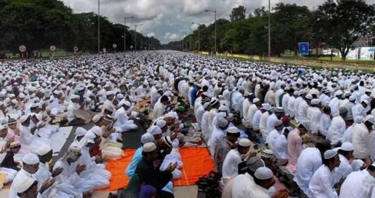 MP वक्फ बोर्ड ने एडवाइजरी जारी करते हुए कहा गया कि कुर्बानी बंद स्थान पर दें और खुले में नमाज न पढ़ें