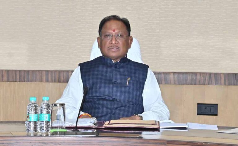 आईईडी विस्फोट में शहीद हुए एएसपी आकाश राव गिरपुंजे को सीएम साय ने दी श्रद्धांजलि