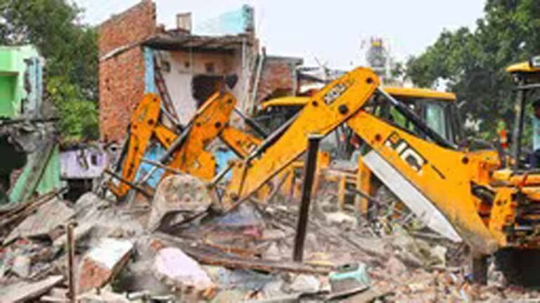 संजय सिंह का PM मोदी को पत्र, इन झुग्गियों को बचाइए, ‘बिना नोटिस हटाई जा रही झुग्गियां’