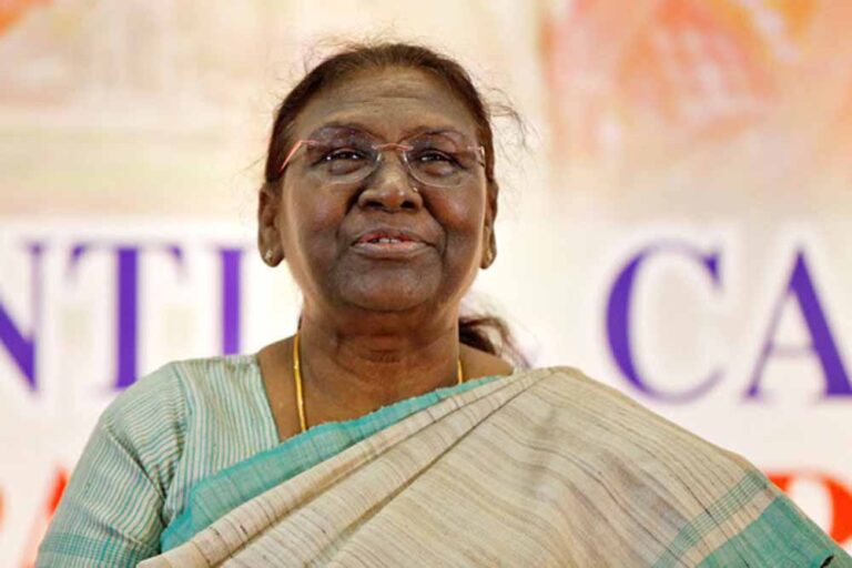 एअर इंडिया विमान हादसा: राष्ट्रपति द्रौपदी मुर्मू ने हृदय विदारक आपदा करार देते हुए, अपनी संवेदनाएं प्रकट की