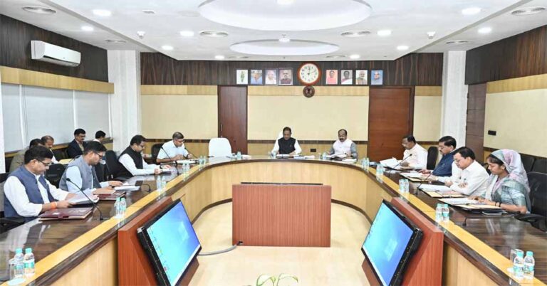 महानदी भवन में आयोजित कैबिनेट की बैठक में अनेक महत्वपूर्ण निर्णय लिए गए