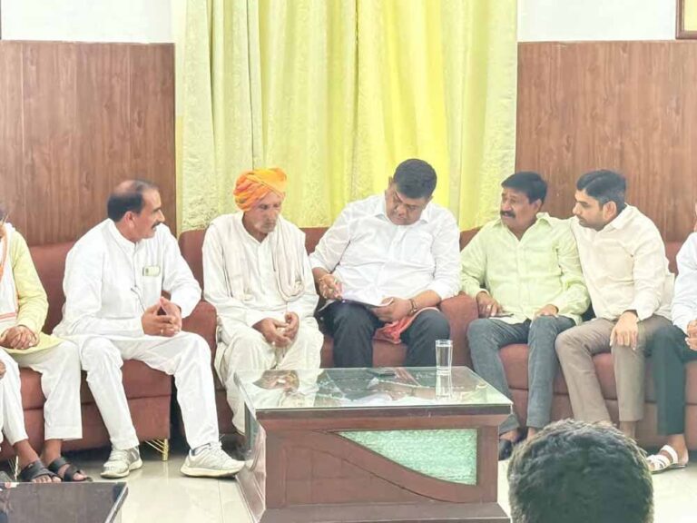 वन राज्यमंत्री ने जनसुनवाई कर आमजन की परिवेदनाओं को सुना, अधिकारियों को परिवेदनाओं के त्वरित निराकरण के दिए निर्देश