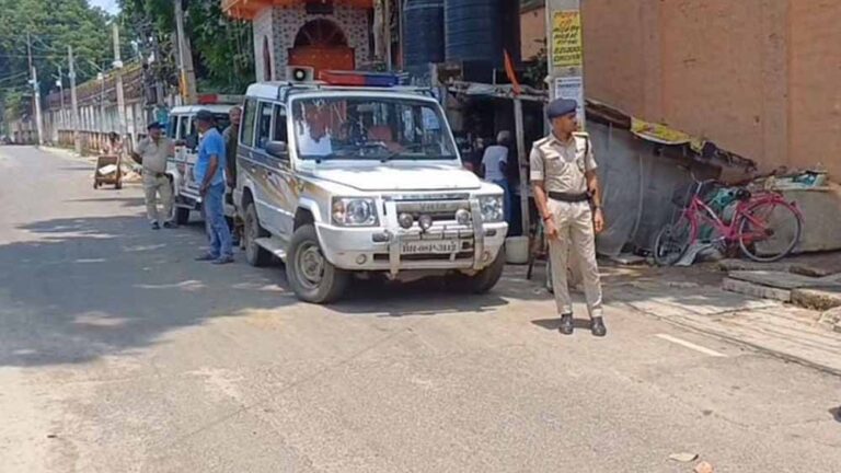 मुंगेर में रंगदारी का खौफ: दुकानदारों को धमकी, अपहरण की चेतावनी से बाजार बंद