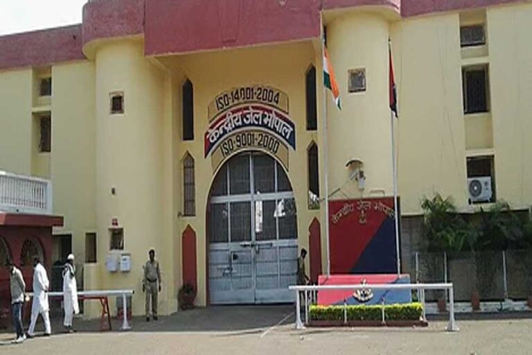 महिला बंदियों ने सीखा संवाद, संवेदना और सपनों को संवारने का हुनर