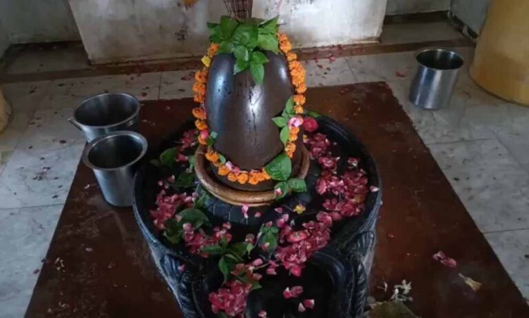 शिवभक्तों के लिए आस्था और आकर्षण का केंद्र बना झांतल का विश्वनाथ महादेव मंदिर