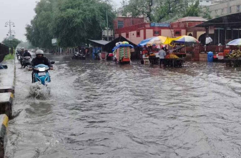 ‘जल पुर’ बना जयपुर: भारी बारिश से जनजीवन बेहाल, सड़कों पर जलभराव