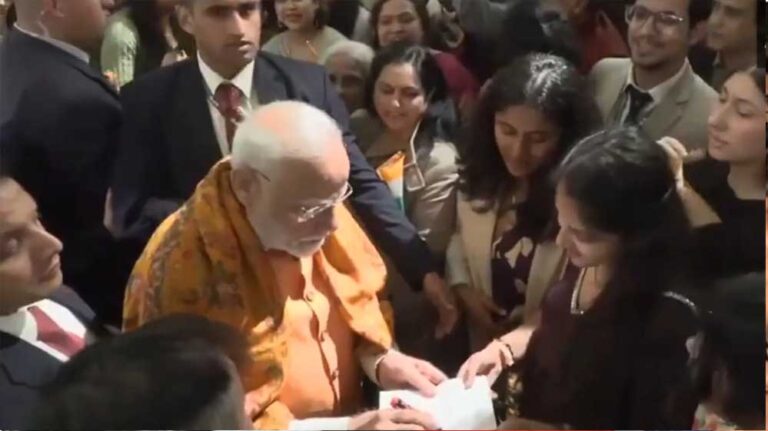 अर्जेंटीना में PM मोदी का भव्य स्वागत, 57 वर्षों में किसी भारतीय प्रधानमंत्री की पहली द्विपक्षीय यात्रा