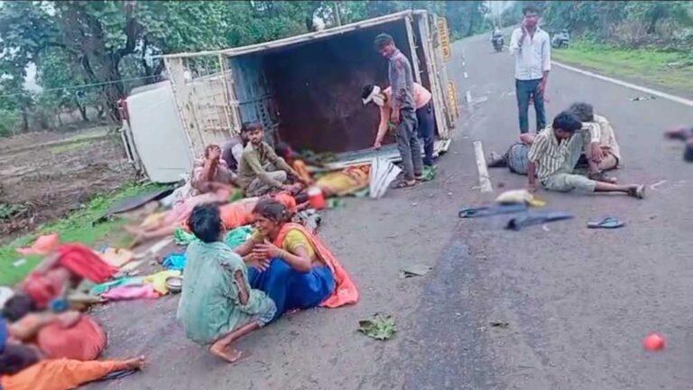 रायसेन में मजदूरों से भरी पिकअप पलटी, 28 घायल, 5 की हालत गंभीर