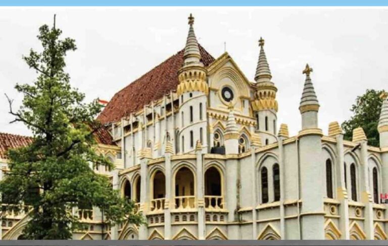 हाईकोर्ट की आत्मालोचनात्मक टिप्पणी: ‘क्या हम जिला अदालतों के साथ भेदभाव करते हैं?’