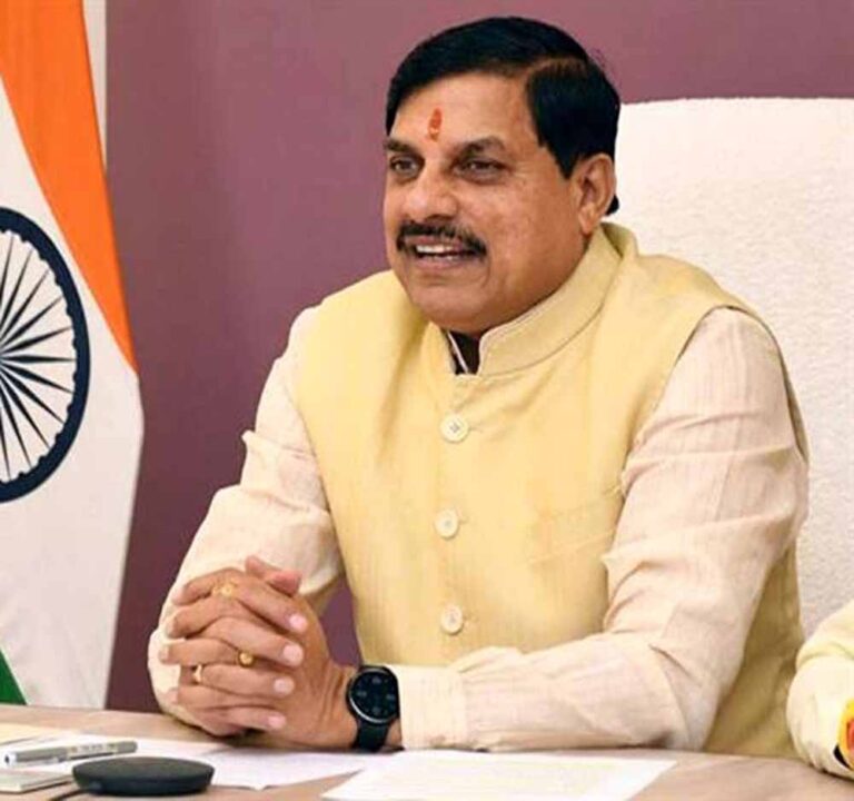 मुख्यमंत्री डॉ. यादव ने एक बगिया माँ के नाम अभियान का भूमि-पूजन एवं पौधरोपण किया